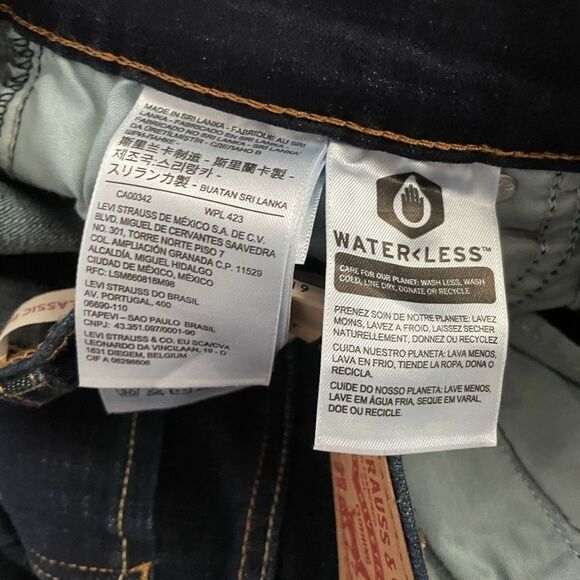 Levi's Classic Bootcut Jeans Dark Wash Size 6/ 28 - Picture 6 of 7